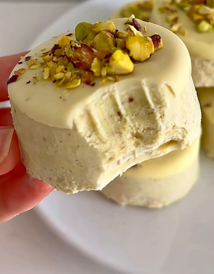 Pistachio Yoghurt Cups!